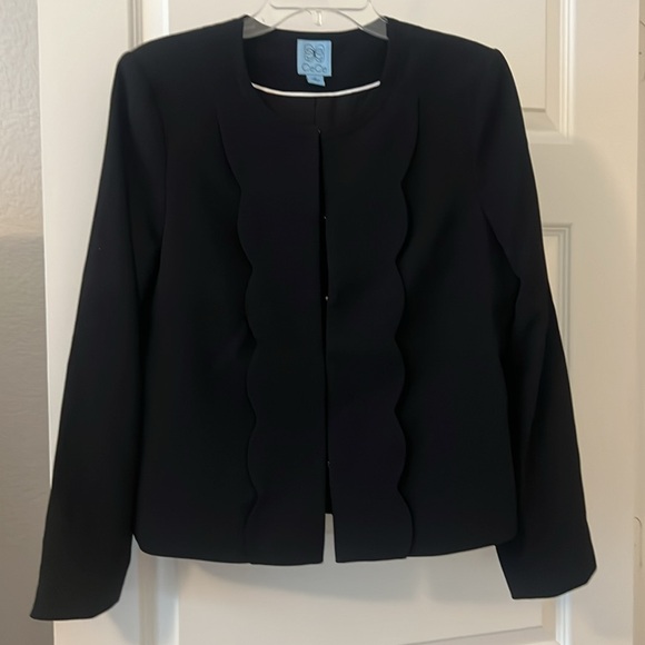 CeCe black blazer jacket with clasp scalloped design long sleeve SZ 12 workwear - Picture 2 of 16